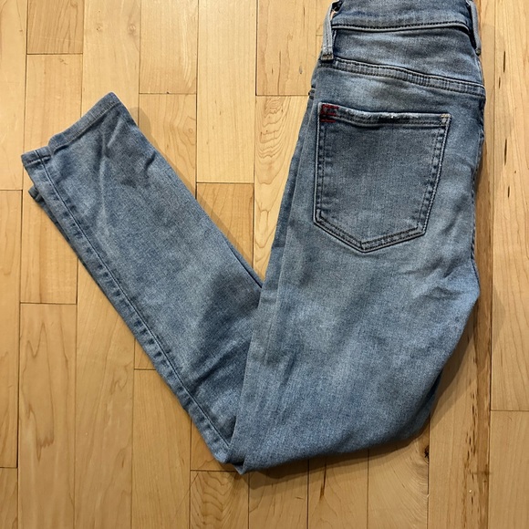 BDG skinny jeans size 25 - gently used. - Picture 2 of 2
